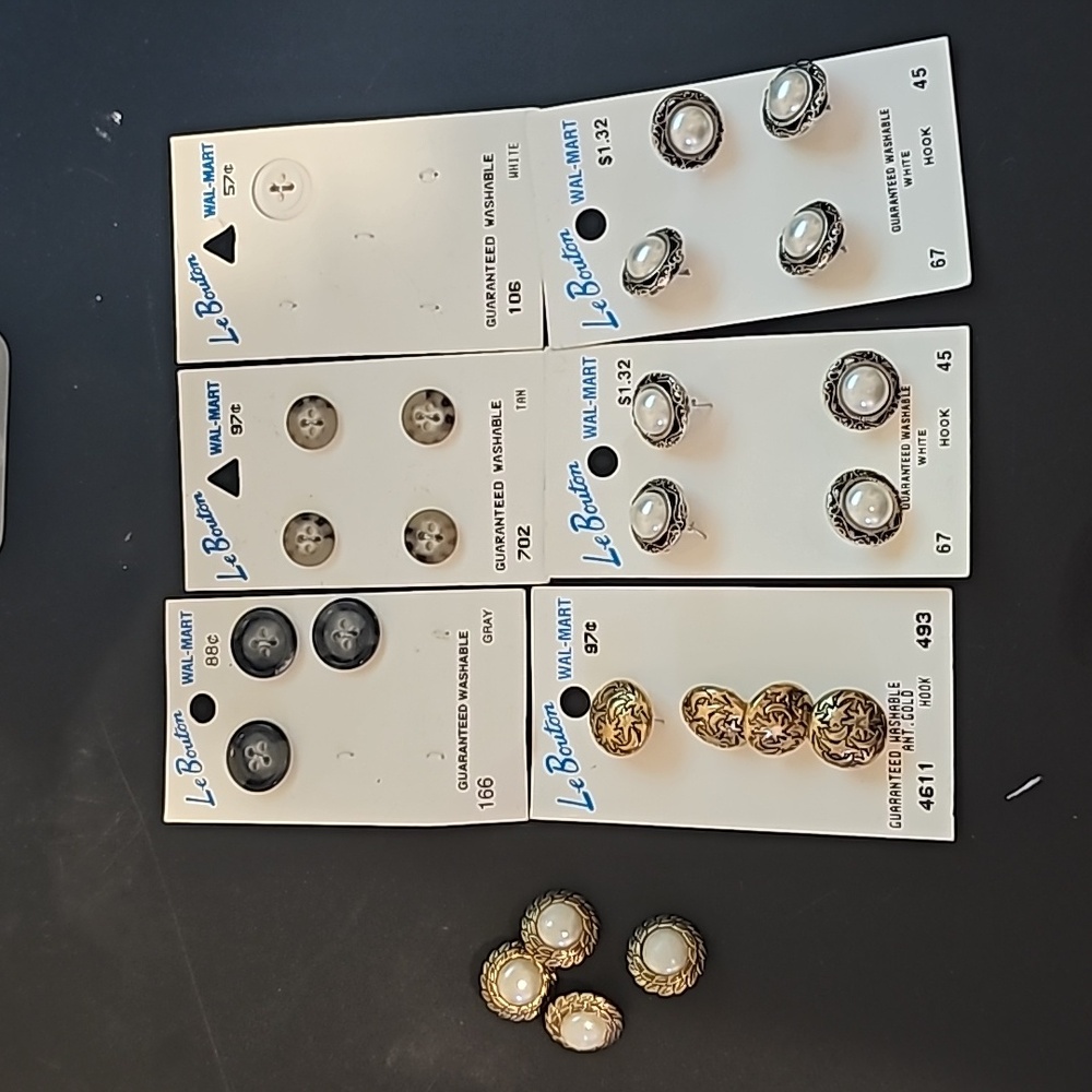 Le Bouton Vintage Buttons 201